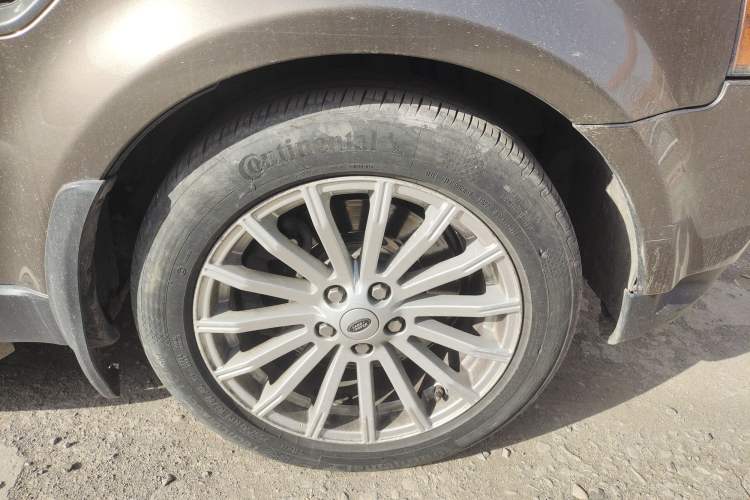 Used Land Rover Range Sport 2011 5.0 NA V8 HSE Right Front Wheel Hub