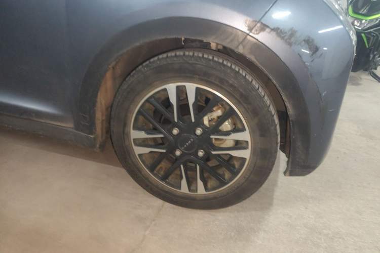 Used Chery QQ Little Ant 2022 Restyled Version Sweet Pink Edition Half-Sugar Version 3-Cell Lithium Battery 30kW 408km Range Right Front Wheel Hub