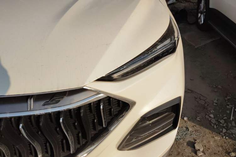 Used CHANGAN OSHAN X5 2021 Revised Version 1.6L Manual Luxury Edition

