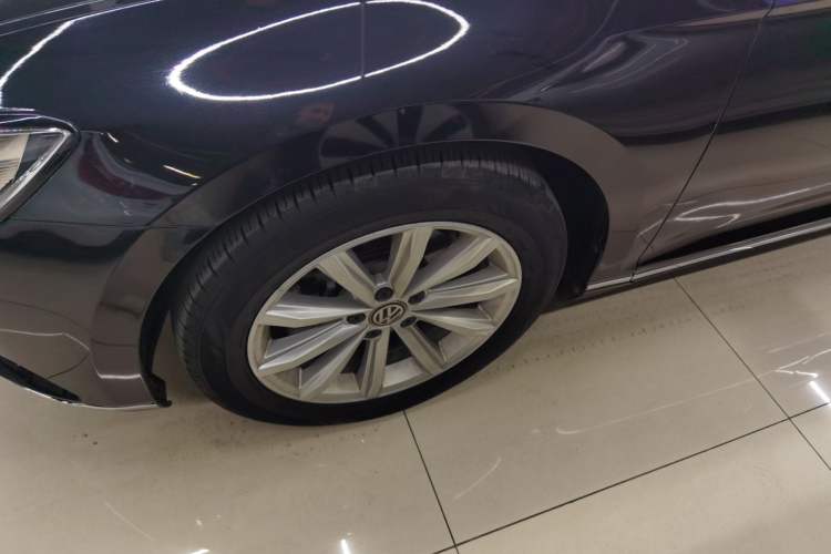 Used Volkswagen Magotan 2018 330TSI DSG Advanced Model Exterior 4