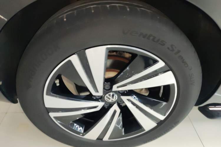 Used Volkswagen Tavendor 2023 380TSI Four-Wheel Drive R-Line Cruise Edition Exterior 5