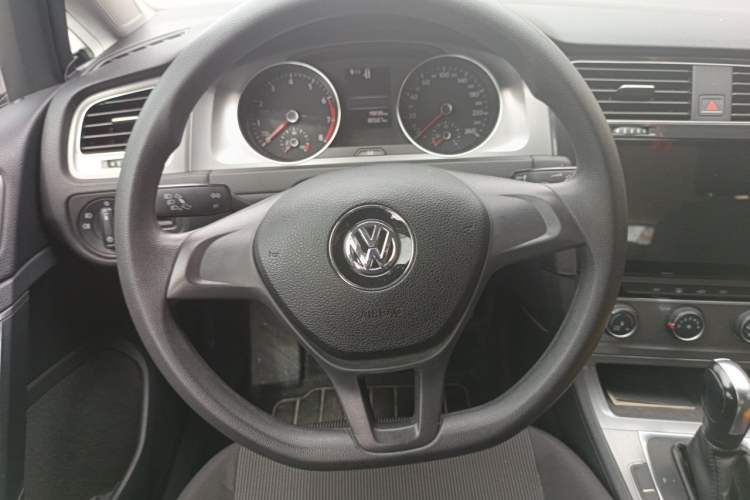 Used Volkswagen Golf 2014 1.6L Automatic Fashion Model
