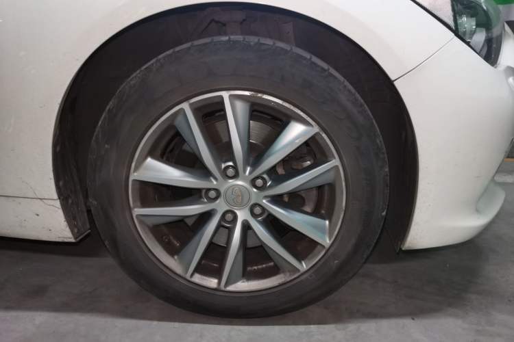 Used Infiniti Q50L 2016 2.0T Enjoyment Edition Right Front Wheel Hub