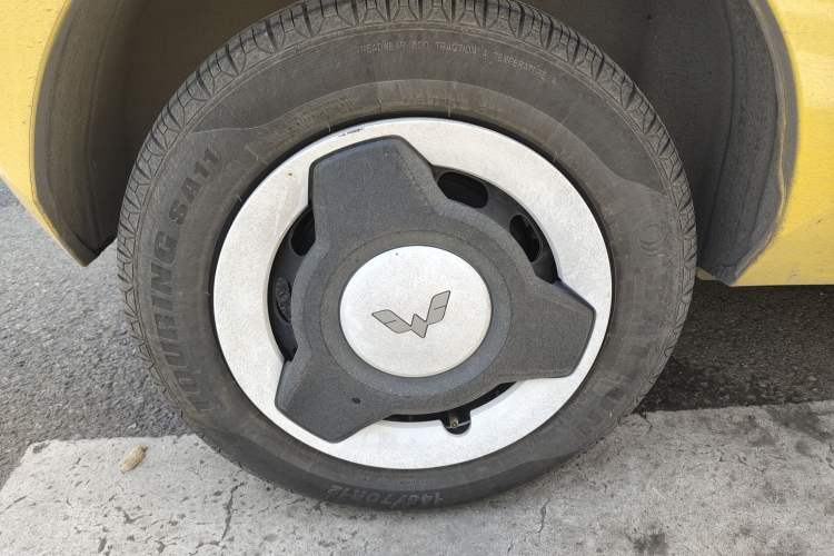 Used Wuling Hongguang MINIEV 2022 Macaron Premium Model – Lithium Iron Phosphate Right Rear Wheel Hub