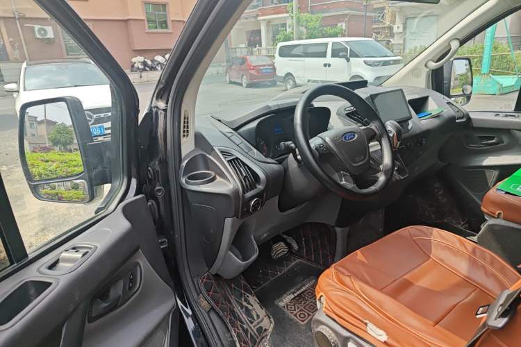 Used Ford Transit 2017 2.0T Gasoline Automatic Multi-Function Commercial Vehicle Mid-Drive Mid-Roof China V-standard