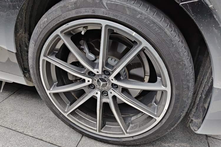 Used Mercedes-Benz E-Class 2023 E 300 L Sport Luxury Edition Right Front Wheel Hub