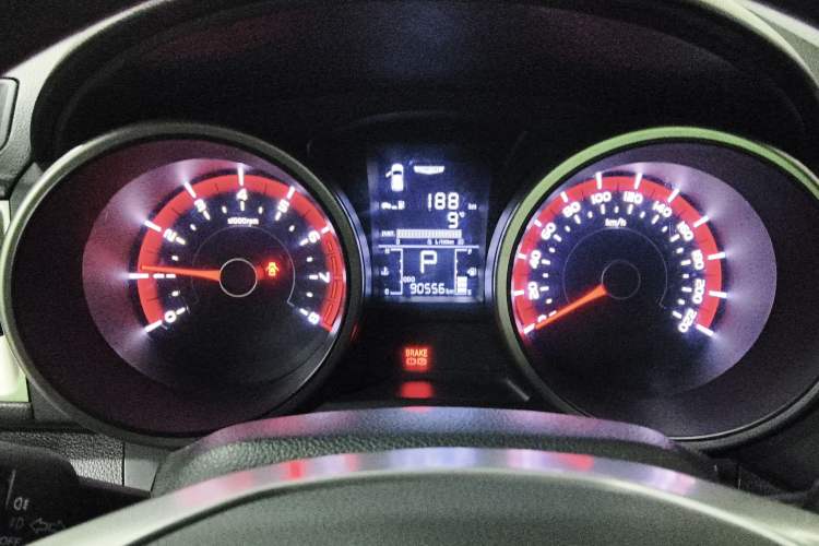 Used SsangYong Tivolan 2015 1.6L Automatic Two-Wheel Drive YARiS L Version
