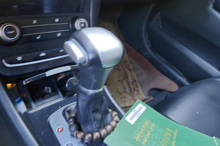 Used MG 6 2014 Hatchback 1.8L Automatic Drive Value Edition Gear Lever