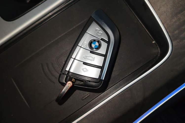 Used BMW X5 2022 Restyled xDrive 30Li Luxury Version M Sport Package
