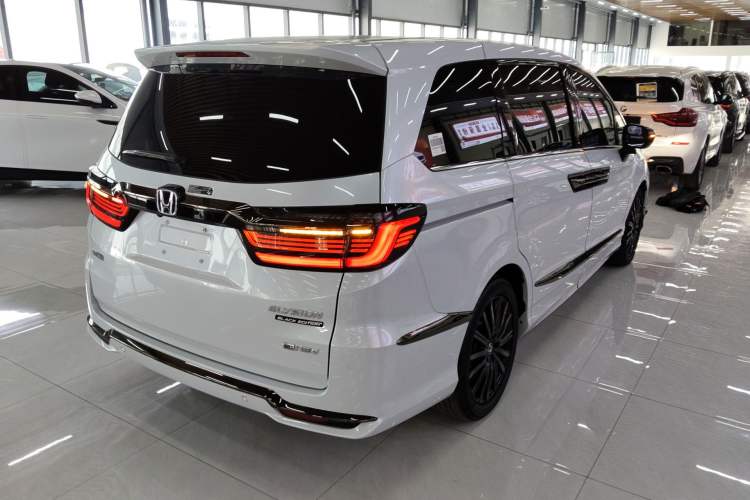 Used Honda Elysion 2024 2.0L eHEV Luxury Edition
