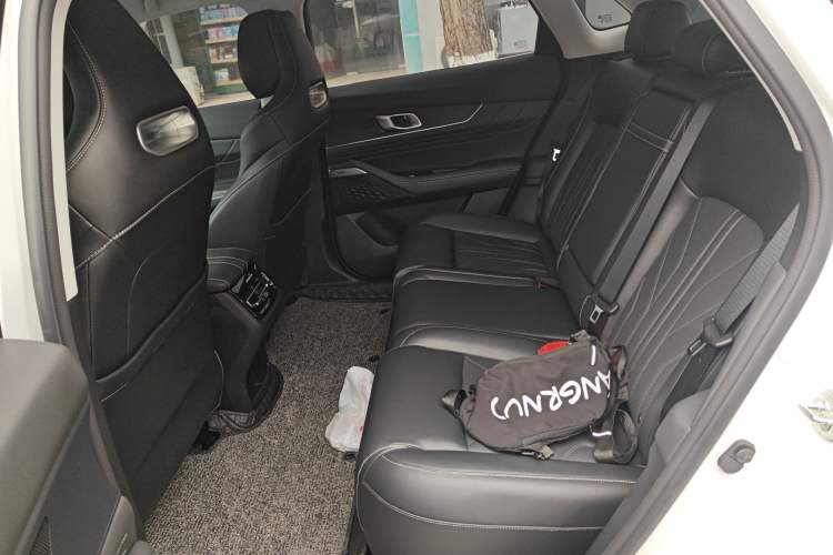 Used Changan UNI-K 2024 2.0T Two-Wheel Drive YueShang Trim
