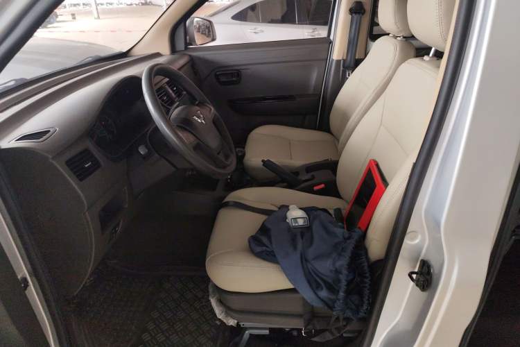 Used Wuling Rongguang V 2019 1.5L Standard Version China VI LAR
