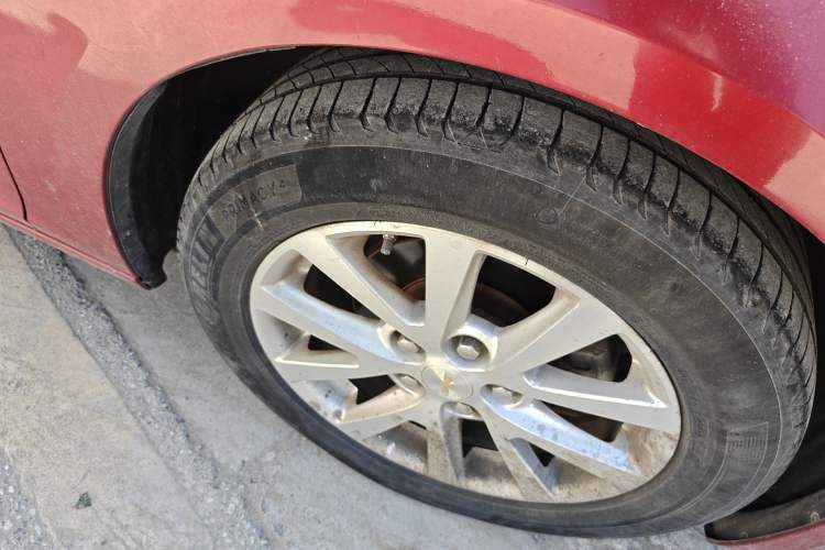 Used Chevrolet Malibu 2014 2.0L Automatic Luxury Edition Right Front Wheel Hub