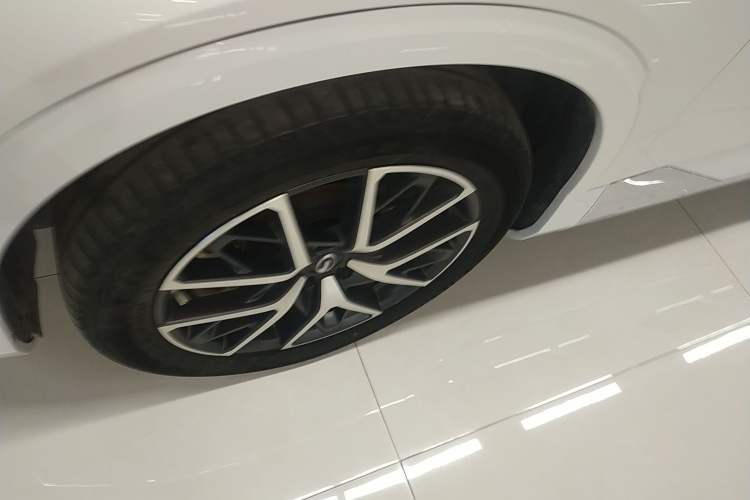 Used GAC Trumpchi ES9 2024 PHEV with 143 km Max