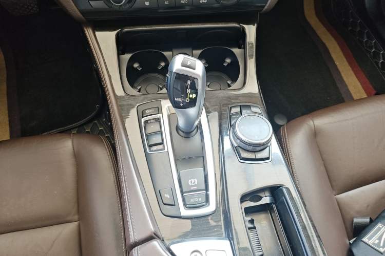 Used BMW 5 Series 2014 525Li Luxury Design Package
