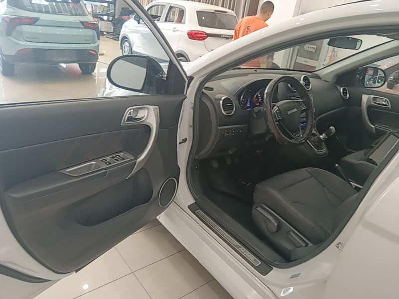 Used Haval H6 2016 Upgraded Model 1.5T Manual Two-Wheel Drive Elite Version — 16