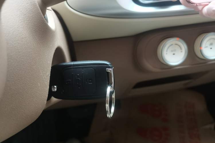 Used Wuling Hongguang MINIEV 2025 Four-Door Version Advanced Edition Vehicle Key