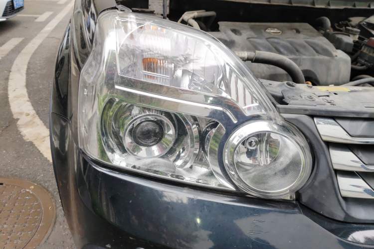 Used Dongfeng Fengdu MX6 2015 2.0L CVT Two-Wheel Drive Dream Edition
