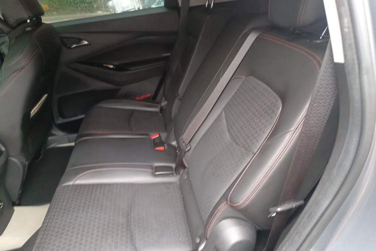 Used Chevrolet Orlando 2018 Redline 530T Automatic Enjoyment Edition (5+2 Model) – China V Standard Left Rear Seat