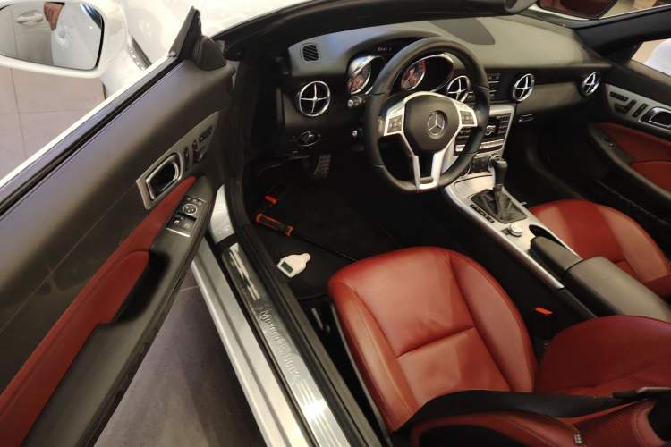 Used Mercedes-Benz SLK-Class 2011 SLK 200 Fashion Model