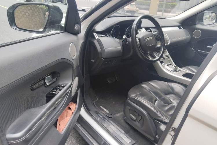 Used Land Rover Range Evoque 2014 2.0T 5-Door Christmas Limited Edition
