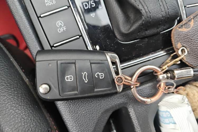 Used Volkswagen Bora 2019 Revised Version 280TSI DSG Elite Edition China VI Standard Vehicle Key