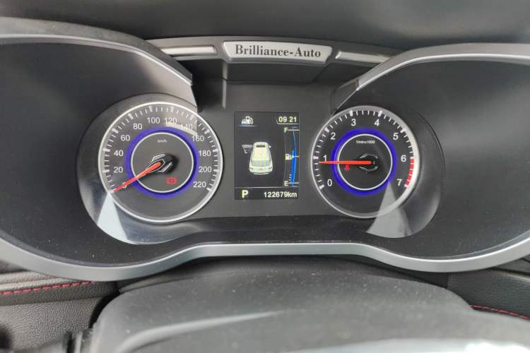 Used Brilliance V3 2016 1.5T Automatic Flagship Model
