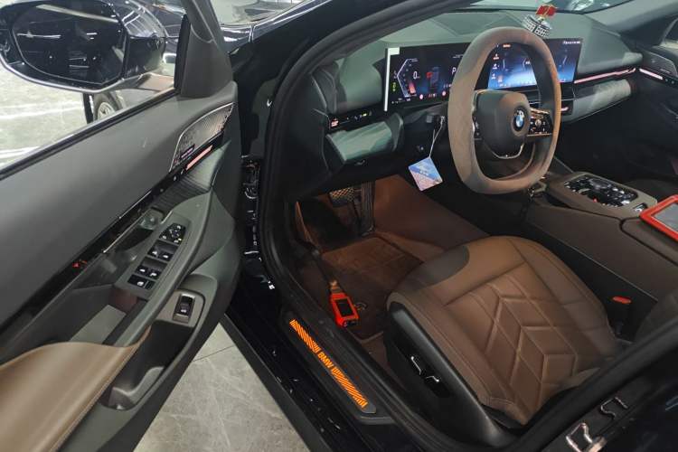 Used BMW 5 Series 2024 525Li Luxury Package