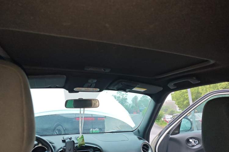 Used Infiniti ESQ 2014 1.6L Spontaneous Edition Headliner