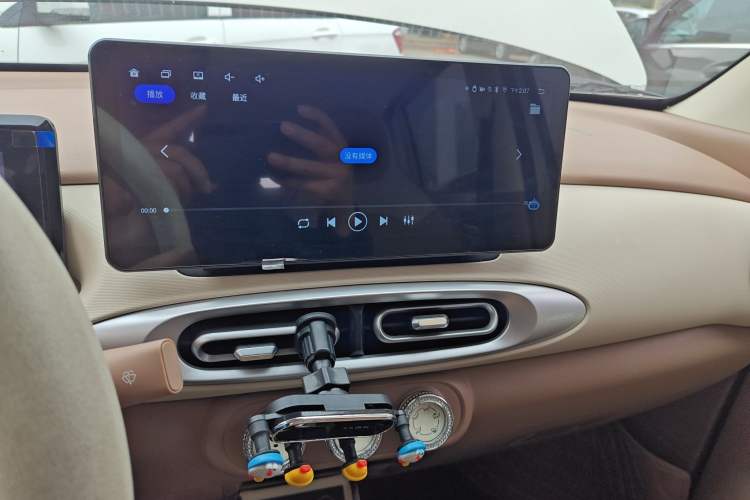 Used Wuling Hongguang MINIEV 2025 Four-Door Version Advanced Edition Audio And AC Panel