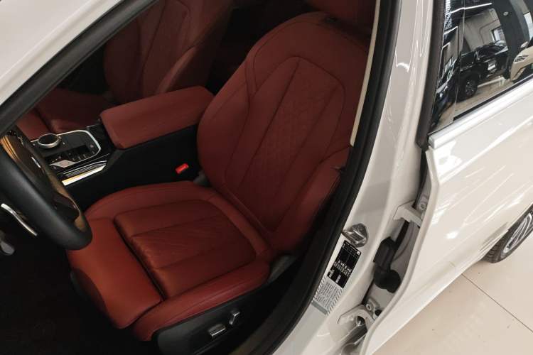 Used BMW 3 Series 2023 320Li M Sport Package Left Front Seat