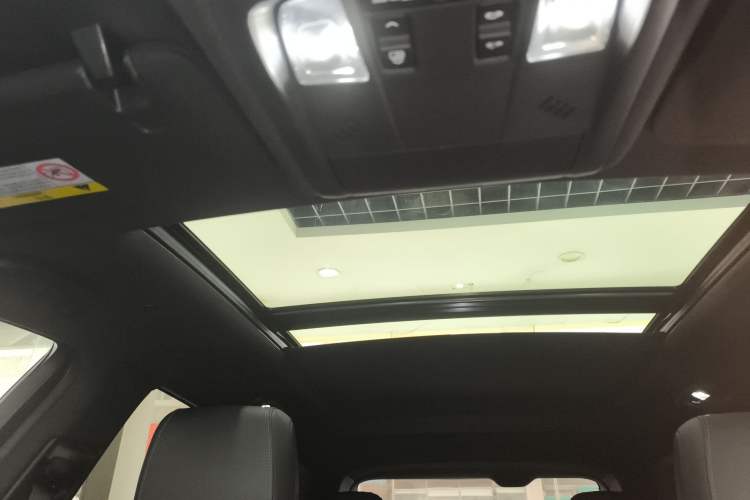 Used Cadillac XT5 2022 2.0T Four-Wheel Drive Luxury Version (Hummingbird Edition)