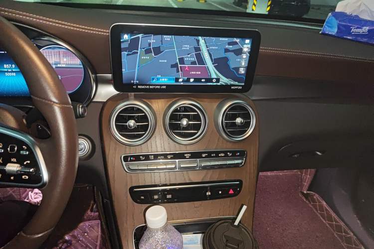 Used Mercedes-Benz GLC 2022 Second Facelift GLC 260 L 4MATIC Luxury Edition Audio And AC Panel