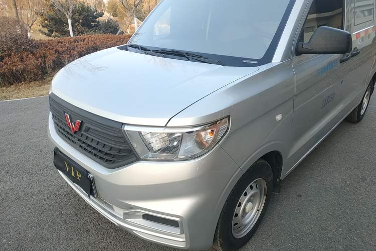 Used Wuling Hongguang V 2021 1.5L Jingqu Edition Enclosed-Window Vehicle LAR