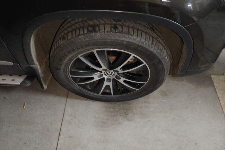 Used Volkswagen Tiguan 2015 1.8TSI Automatic All-Wheel-Drive Luxury Model