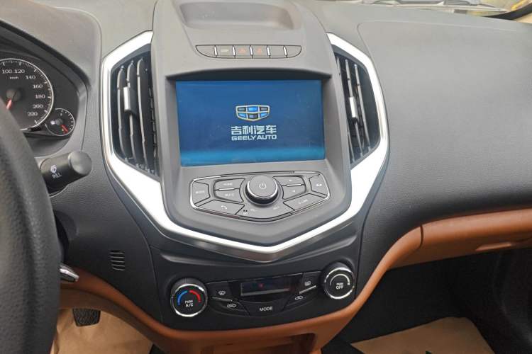 Used Geely Auto Diamond 2016 1.5L Manual Elite Edition Audio And AC Panel