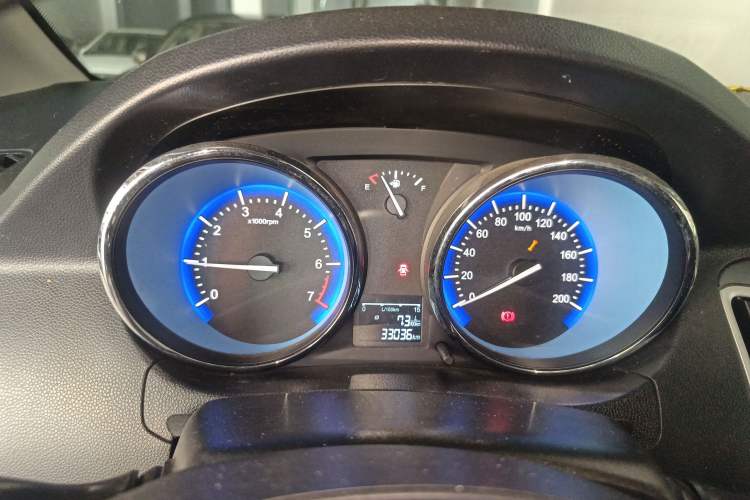 Used Cowin C3 2015 1.5L Manual Gold Diamond Edition