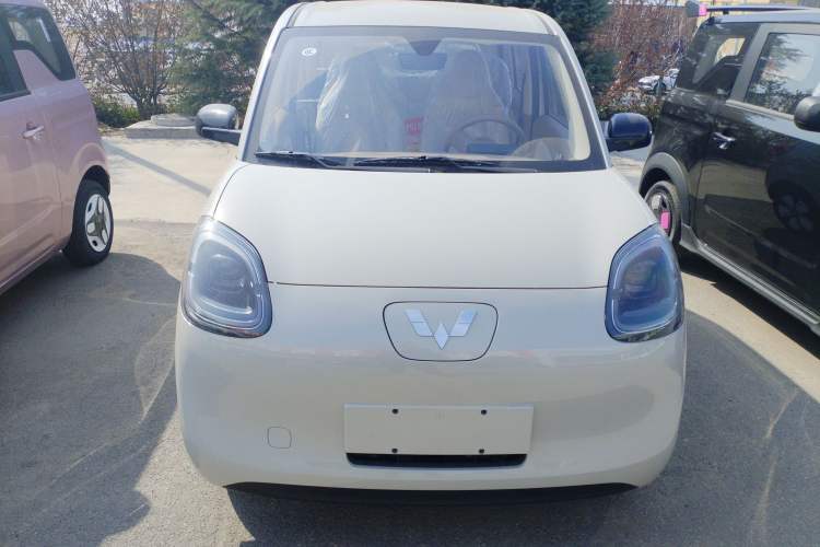 Used Wuling Hongguang MINIEV 2025 Four-Door Version Advanced Edition Front