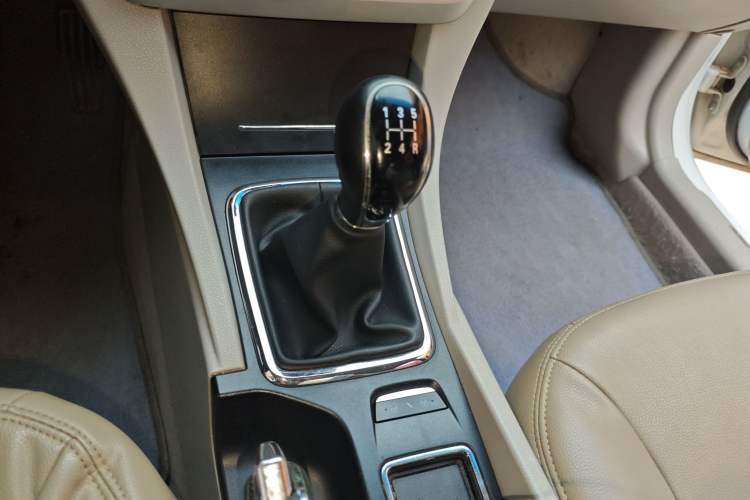 Used Geely Auto Emgrand 2014 Sedan 1.5L Manual Fashion Edition
