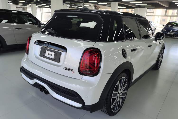 Used MINI 2023 Facelift 2.0T COOPER S Artist Five-Door Edition
