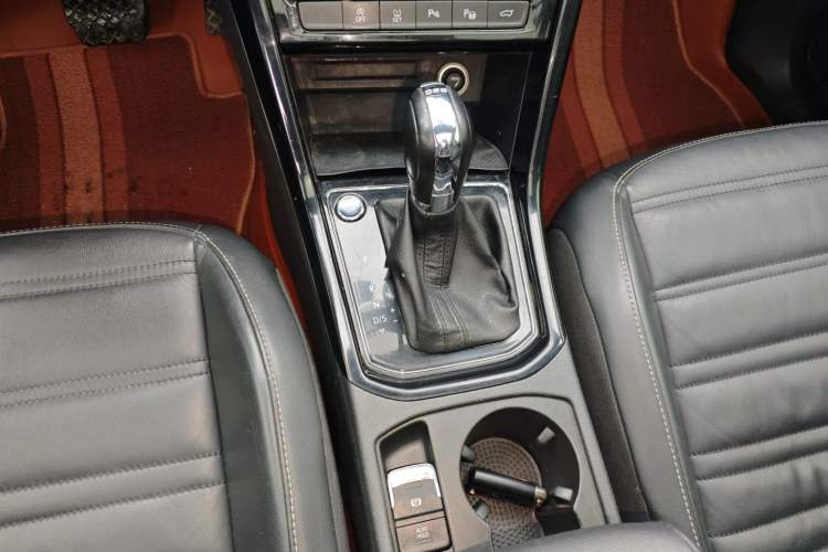 Used Volkswagen Touran 2016 Volkswagen Touran L 280TSI DSG Luxury Edition