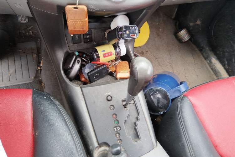 Used Toyota RAV4 2009 2.4L Automatic Luxury Edition Gear Lever