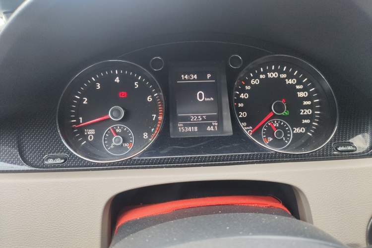 Used Volkswagen Magotan 2015 Facelift 1.8TSI Luxury Model Instrument Cluster