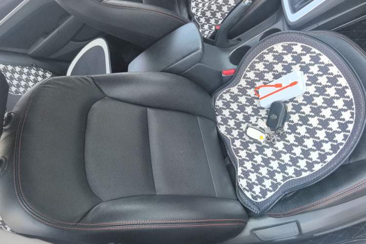 Used Hyundai Elantra (6th Generation / Lingdong) 2016 1.6L Automatic ZhiXuan – Elite Version Right Front Seat