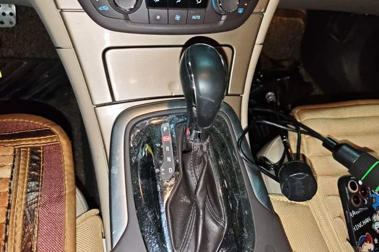 Used Buick Regal 2012 2.0L Comfort Edition Gear Lever