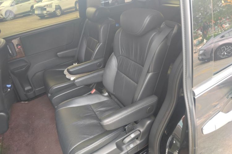 Used Honda Odyssey 2015 Updated Version 2.4L Smart Edition Left Rear Seat