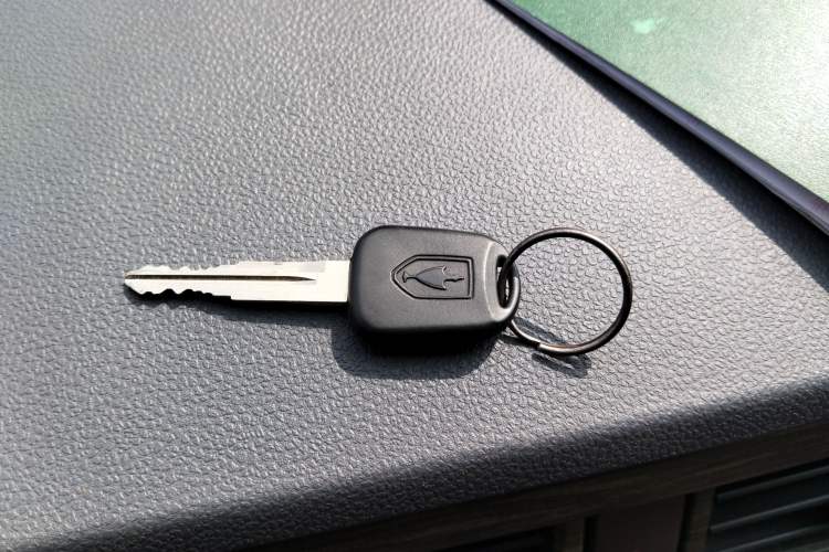 Used Jinbei Hiace X30 2021 1.5L Wealthy Edition Bus China VI Standard SWC15M