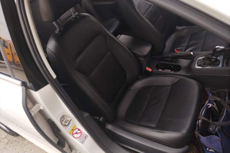 Used Volkswagen Sagitar 2014 Revised Version 1.4TSI Automatic Luxury Edition Right Front Seat