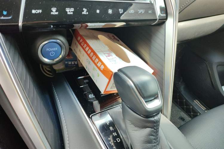 Used Toyota Harrier 2022 Dual-Engine 2.5L CVT Four-Wheel Drive Luxury Edition Gear Lever