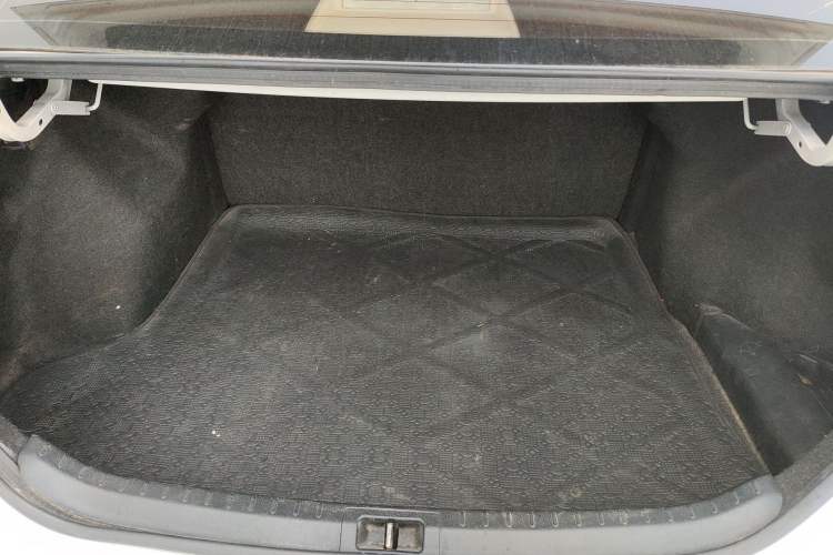 Used Toyota Corolla 2014 1.6L CVT GL Trunk